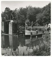  Oberländischer Kanal, Motorschiff  Herta  am Räderwerk bei Buchwalde Oberlandkanal