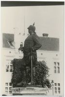 Johannisburg, Kreis Johannisburg Johannisburg, Bismarck- Denkmal auf dem Marktplatz 