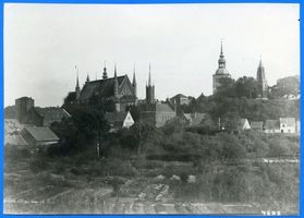 Frauenburg, Kreis Braunsberg Frauenburg, Dom mit Glockenturm und Kopernikus-Denkmal IV Frauenburg, Kopernikus-Denkmal