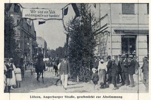 Lötzen, Stadt, Kreis Lötzen Lötzen, Angerburgerstraße geschmückt zur Abstimmung 