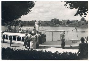 Nikolaiken Kr. Sensburg, Kreis Sensburg Nikolaiken Kr. Sensburg, Dampferanlegestelle an der Konditorei Uwis Masurische Seen