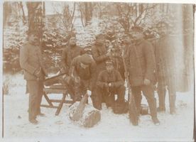  Ostpreußen wo??, Soldaten beim Holzsägen Восточная Пруссия где??, солдаты пилят дрова