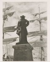 Pillau, Seestadt, Kreis Samland Pillau, Seestadt, Denkmal des Großen Kurfürsten mit Schulschiff  Gorch Fock  Pillau, Hafen