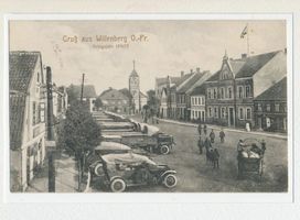 Willenberg Kr. Ortelsburg, Stadt, Kreis Ortelsburg Willenberg Kr. Ortelsburg, Marktplatz mit Militärfahrzeugen 