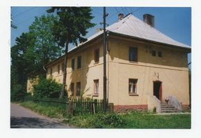 Metgethen, Ort und Bahnstation, Stadtkreis Königsberg Hindenburgweg 70-71 Metgethen, Hindenburgweg 70-71 (vorletztes Haus vor Hermann-Göring-Platz) , Haus Kreß, ?? Metgethen, Häuser früher und heute
