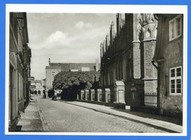 Wormditt, Kreis Braunsberg Wormditt, Straße zum Markt, rechts die katholische Kirche 