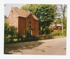 Metgethen, Ort und Bahnstation, Stadtkreis Königsberg Forstweg 20 Metgethen, Forstweg 20, Haus Unterspann, im Mai 1992 Метгетен, Форствег, 20, дом Унтершпанн, в мае 1992 года