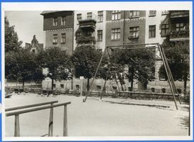Insterburg, Stadt, Stadtkreis Insterburg Göringstraße (fr. Kasernenstraße) Insterburg, Spielplatz gegenüber der Infanteriekaserne Инстербург, игровая площадка напротив пехотных казарм