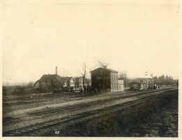 Neuendorf Friedheim, Kreis Preußisch Holland Neuendorf Friedheim, Molkerei und Bahnhof 