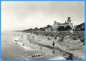 Cranz Kr. Samland, Ort, Kreis Samland Cranz Kr. Samland, Strand mit Hotel Monopol XII Cranz, Strandpromenade