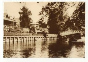 Gumbinnen, Stadt, Kreis Gumbinnen Straße der SA (fr. Wilhelmstraße bzw. Stallupöner Straße) Gumbinnen, Flußpartie mit Carl-Brandt-Brücke II 