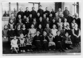 Habichtswalde, Ort, Kreis Labiau Habichtswalde, 1. Klasse mit Lehrer Kirsch 