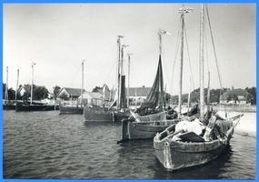 Nidden, Kreis Memel Nidden, Fischerboote im Hafen IV Нидден, рыбацкие лодки в порту, IV