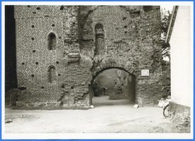 Balga, Kreis Heiligenbeil Balga, Burgruinentor II Бальга, ворота руин замка, II
