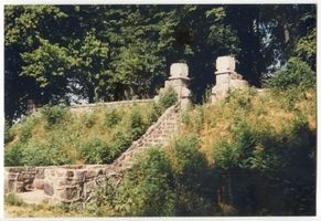  Ostpreußen, wo? Aufgang zum Heldenfriedhof?? 