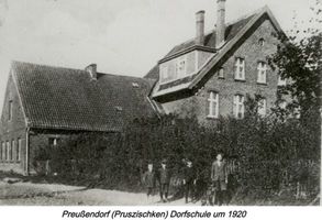 Pruszischken, Kreis Memel Prusischken, Dorfschule 