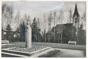 Heydekrug Kr. Heydekrug, Kreis Heydekrug Heydekrug Kr. Heydekrug, Sudermann-Denkmal II Хайдекруг, район Хайдекруг, памятник Зудерману, II