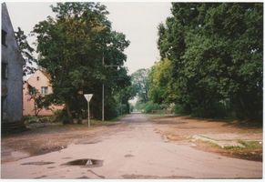 Metgethen, Ort und Bahnstation, Stadtkreis Königsberg Memeler Weg 1 Metgethen, Ortsteil Rieselfeld, Memeler Weg, Ecke Forstweg Метгетен, район Ризельфельд, Мемелервег, угол Форствега