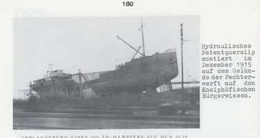 Königsberg (Pr.), Stadtkreis Königsberg Königsberg, Uniongießerei, Werft, Verlängerung eines 500. To.-Dampfers auf dem Slip Königsberg, Union-Giesserei