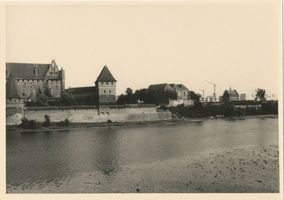Marienburg, Westpr., Kreis Marienburg Marienburg, Die Marienburg, Teilansicht und Blick auf das alte Rathaus Marienburg, Schloß