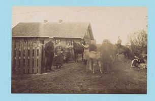 Friedenberg, Kreis Gerdauen Friedenberg, Fam. Friedrich Buchholz, Hof  Amma  Фриденберг, семья Фридриха Бухгольца, хутор «Амма»