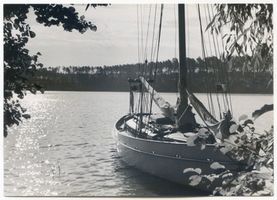 Beldahnsee, Kreis Sensburg Beldahnsee,Yacht an der   Hexenecke  bei der Fähre Wiersba 