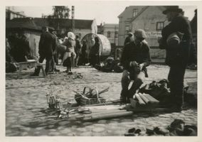 Memelland, Spielzeugmacher auf dem Markt 
