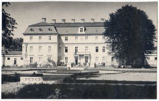 Schlobitten, Ort mit Schloß und Oberförsterei, Kreis Preußisch Holland Schlobitten, Schloß von der Parkseite II 