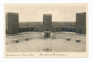 Hohenstein Kr. Osterode, Stadt, Kreis Osterode Hohenstein i. Ostpr., Reichsehrenmal Tannenberg, Ehrenhof mit Hindenburgturm Хоэнштайн (Вост. Прус.), имперский мемориал Танненберг, почетный двор с башней Гинденбурга