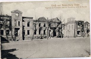 Neidenburg, Stadt, Kreis Neidenburg Neidenburg, Marktplatz, zerstörtes Magistratsgebäude 