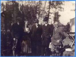 Wiskiauten, Kreis Samland Wiskiauten, Besichtigung des Wikingergräberfeldes Вискаутен, осмотр викингского могильника