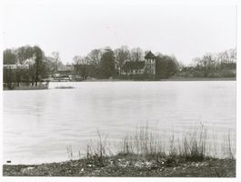 Sorquitten, Kreis Sensburg Sorquitten, Gehlandsee und Evang. Kirche II Сорквиттен, озеро Геландзее и евангелическая церковь, II