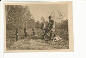 Rossitten Kr. Samland, Kreis Samland Rossitten Kr. Samland, Vogelwarte, Prof. Thienemann mit seiner Falkenschule 