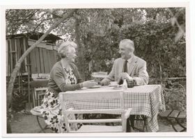 Supplitten, Kreis Preußisch Eylau Supplitten, Hertha Lange (letzte Gutsherrin) und Konrad Mückenberger (ihr Bruder und letzter Gutsherr von Wackern) 