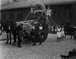 Tilsit, Stadt, Stadtkreis Tilsit Tilsit, Umzug am 1. Mai 1933 (??) Wagen der  Vereinigte(n) Blumengeschäfte  
