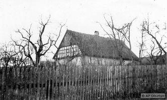 Hartenstein (Ostpr.), Kreis Angerburg Brosowen, Giebelständerhaus Бросовен, дом на щипцовых стойках