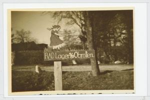 Obrotten, Kreis Samland Obrotten, Reichsarbeitsdienstlager 2/13 für die weibliche Jugend, Wegweiser Оброттен, трудовой лагерь РАД 2/13 для девушек, указатель