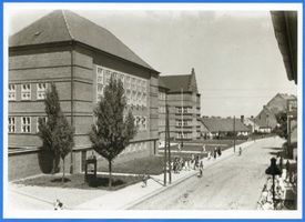 Rastenburg, Stadt, Kreis Rastenburg Deutschordenstraße Rastenburg, Deutschordenstraße, Hindenburg-Oberlyzeum Растенбург, Дойчорденштрассе, высший лицей Гинденбурга