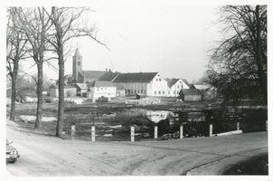 Seckenburg, Kreis Elchniederung Seckenburg, Marktplatz mit  Kirche Elchniederung, Wohn- und Geschäftshäuser