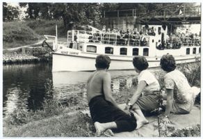 Kullabrücke, Kreis Lötzen Kullabrücke, Ausflugsschiff im Kula-Kanal Куллабрюкке, прогулочный корабль в Кула-канале