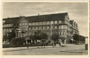 Lyck, Stadt, Kreis Lyck Lyck, Kirchenplatz und Kriegerdenkmal 