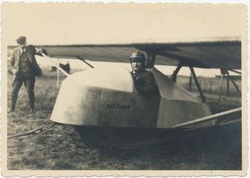 Heiligenbeil, Kreis Heiligenbeil Heiligenbeil, Flugplatz, erster Probestart eines  Zöglings  (Flugzeugtyp) 