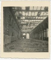 Königsberg (Pr.), Stadtkreis Königsberg Königsberg (Pr.), Börse, Säulengang im Inneren nach der Zerstörung Königsberg, Zweiter Weltkrieg und das Ende