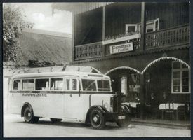 Panklau, Kreis Elbing Panklau, Haffuferbahn-Omnibus vor dem Forsthaus 