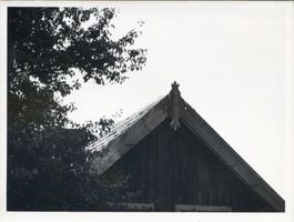 Wartendorf, Kreis Johannisburg Wartendorf,  Hausgiebel mit Giebelpfahl 