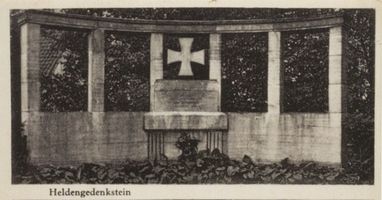 Schwalbental, Kreis Insterburg Jodlauken, Heldengedenkstein Йодлаукен, памятный камень героям
