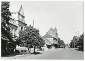 Rastenburg, Stadt, Kreis Rastenburg Bahnhofstraße Rastenburg, Bahnhofstraße mit Raiffeisenhaus V Rastenburg, Bahnhof, Bahnhofstraße