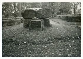 Angerburg Kr. Angerburg, Stadt, Kreis Angerburg Angerburg, Ehemaliges Denkmal für die Gefallenen des Lehrerseminars Angerburg, Schulen
