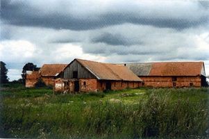 Galben, Kreis Bartenstein Galben (Wischnjaki), Restliche noch verbliebene Wirtschaftsgebäude des Gutes 