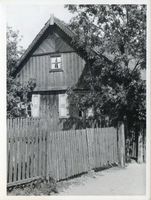 Nieden, Kreis Johannisburg Nieden, Haus mit Rautengiebel 